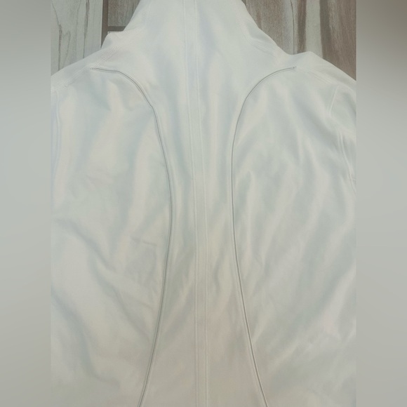 Lululemon,  Run Briskly, 1/2 zip, Pullover, White, 6 - Picture 7 of 9